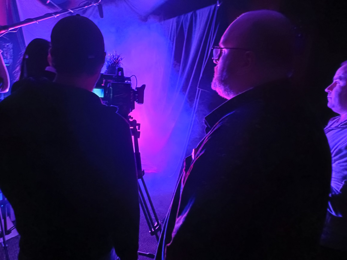 Nathan Head doubling as The Mogern's forearm in the original ending